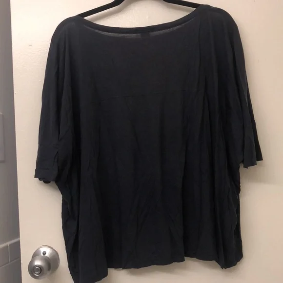 Vince Short Sleeve Navy Tshirt - Picture 2 of 2